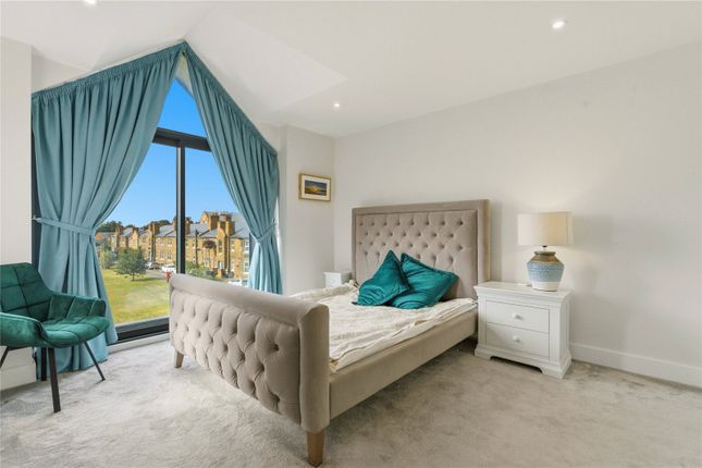 6, Phoenix Court, 39, Groom Crescent, London photo 4