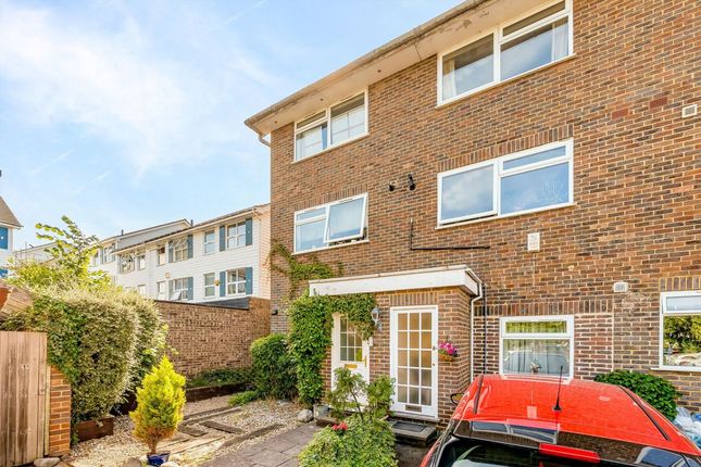 4-bed house on 19, Berystede, Kingston Upon Thames, £799,950