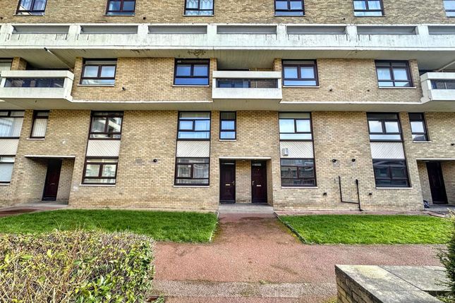 3-bed flat on 4, Collingwood Court, Washington, £19,000