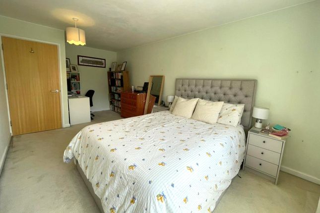 26, Sycamore Drive, Ash Vale photo 4