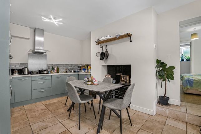 Hazelwood,Flat 2, Tudor Lodge Drive, Cheltenham photo 4