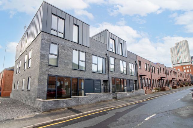 Thumbnail Town house to rent in Melbourne Street, Leeds