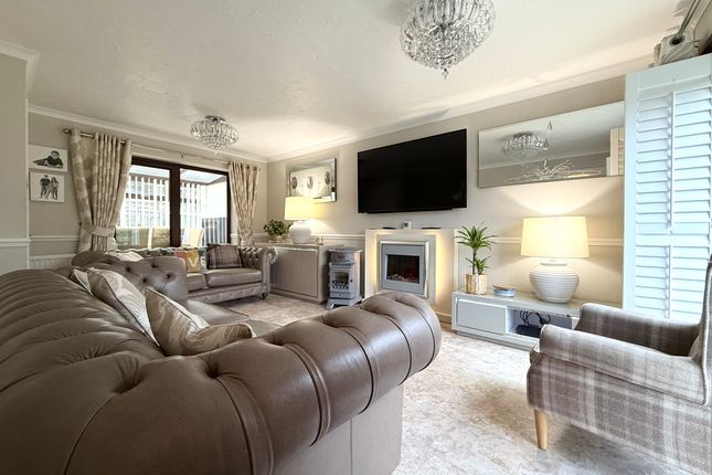 22 Bron Y Deri, Mountain Ash photo 2