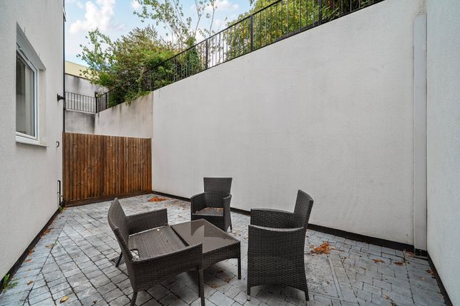 Flat 2,, Bonsor House, Wimbledon photo 4