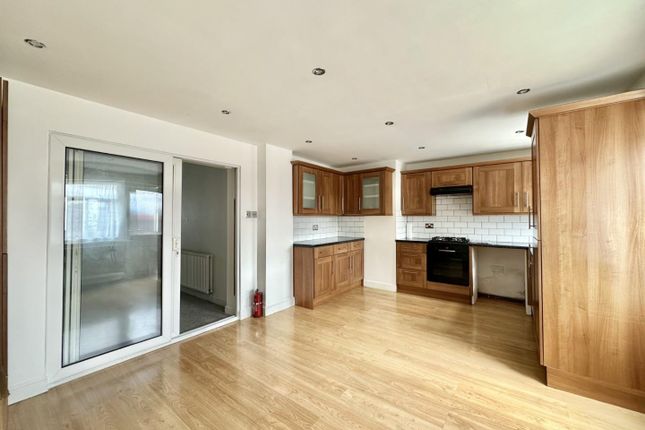 61, Shakespeare Avenue, Hayes photo 2