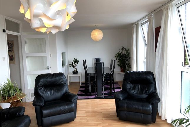 21, Maybourne Grange, Croydon photo 2