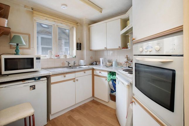 Flat 37, Royal Court Den Crescent, Teignmouth photo 3
