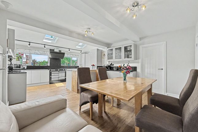 5 White Horse, Faringdon photo 3