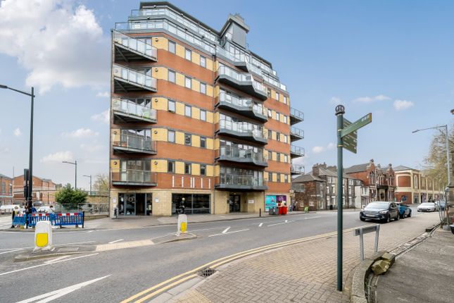 Flat for sale in Thorngate House, St. Swithins Square, Lincoln, Lincolnshire