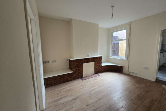 34 Chiltern Rise, Town Centre, Luton photo 4