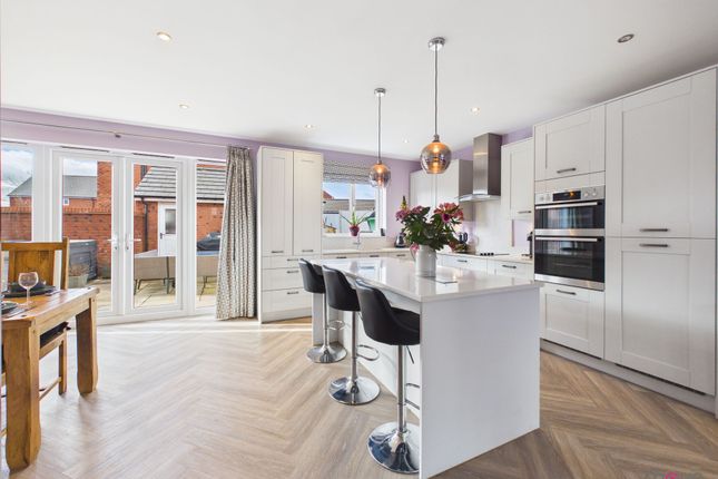 2 Arthur Keene Close, Stonehouse photo 3