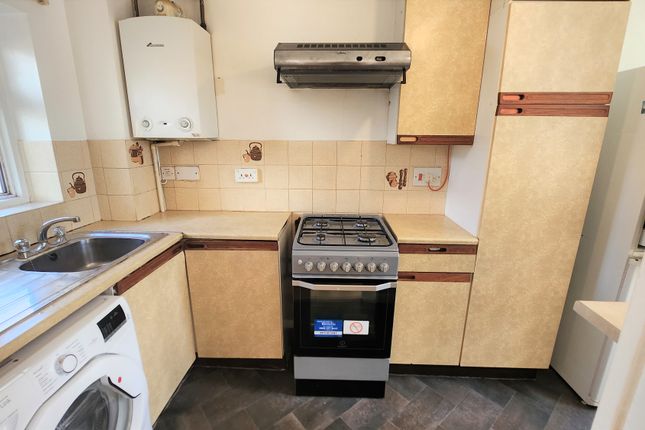 27 Carisbrooke Court , Carisbrooke Court , Slough photo 4