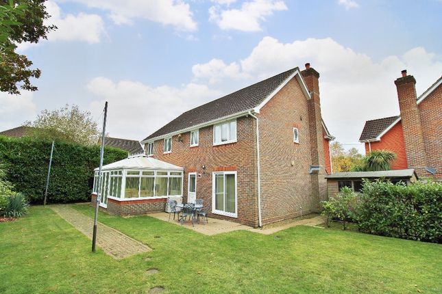 4, Courtenay Close, Fareham photo 3