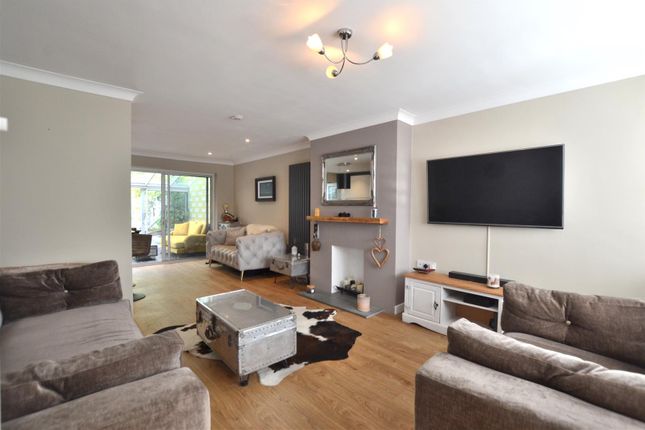 9, Nash Close, Farnborough photo 3