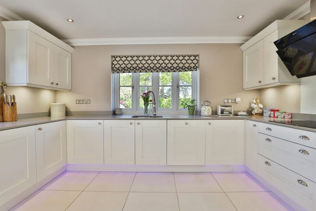 4, Kingfisher Drive, Poole photo 3