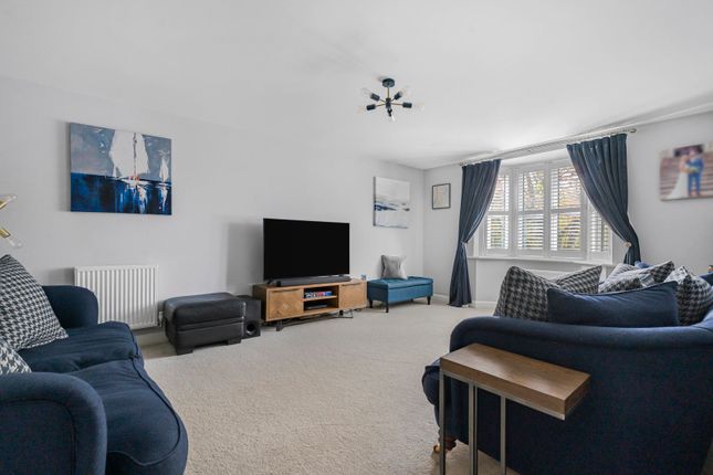 16, Clappen Close, Gloucestershire photo 2