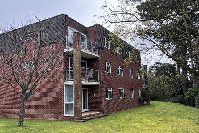 Flat to rent in Overbury Road, Canford Cliffs, Poole