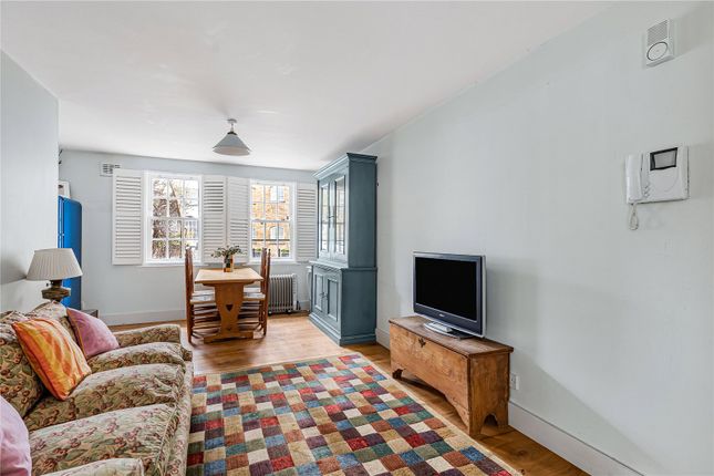 Flat 2, Beaufoy House, 1, Regents Bridge Gardens, London photo 3