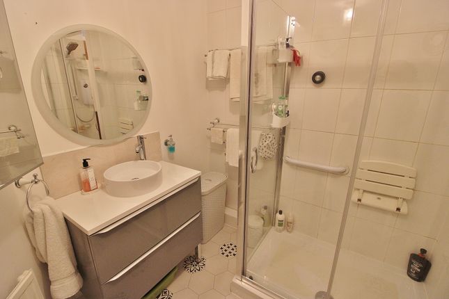 Flat 10 Fielder Court, Stakes Road, Waterlooville photo 4