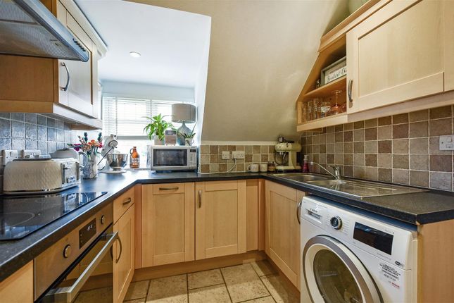 7 Vicarage Court, The Avenue, Andover photo 4