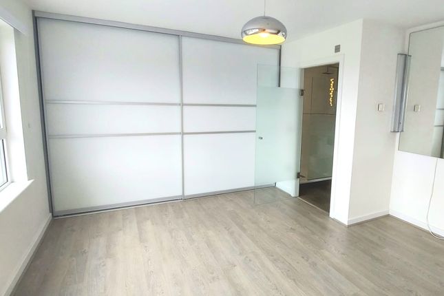 33, Hereward Tower, Broadway, Peterborough photo 3