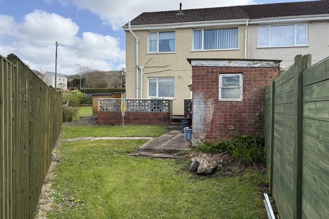 151, Trilwm, Kidwelly photo 4