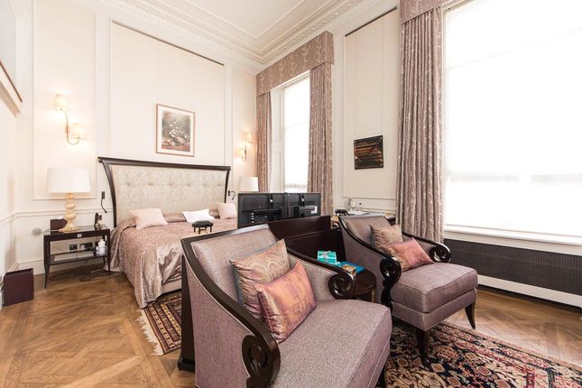 Master Bedroom.Jpg