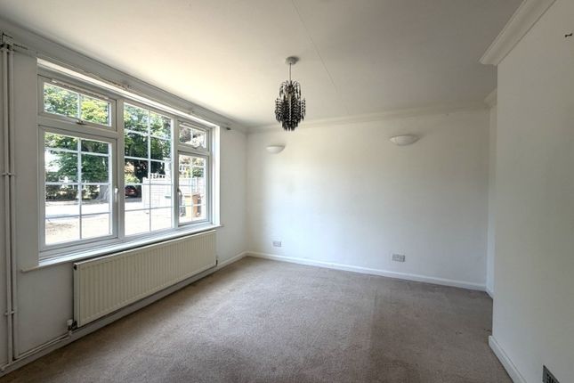 18 and 18A Beatrice Avenue, Felixstowe photo 3