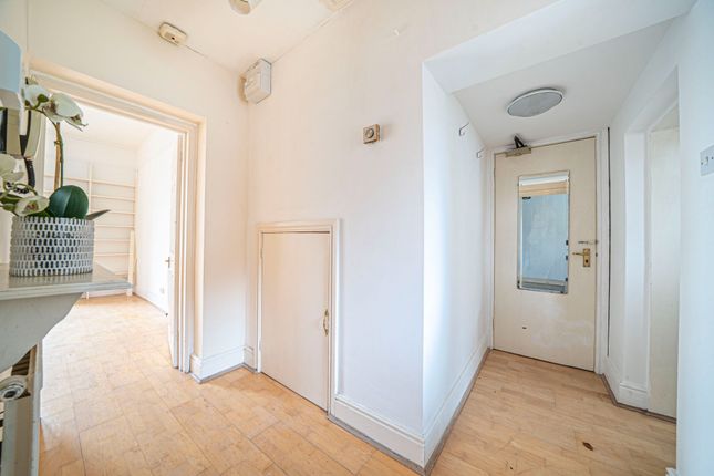 Flat 1 Victoria House, 3 Junction Road, Andover, Andover photo 4