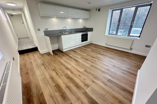 4 Harrier Court, Woodside Road, Luton photo 2