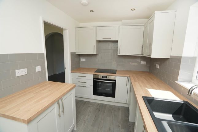 60, Pennine Road, Bolton photo 4