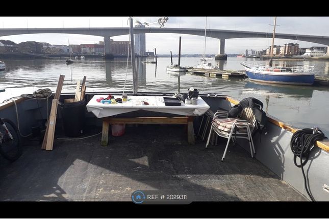 Room to rent in Smiths Quay Boat Yard, Southampton