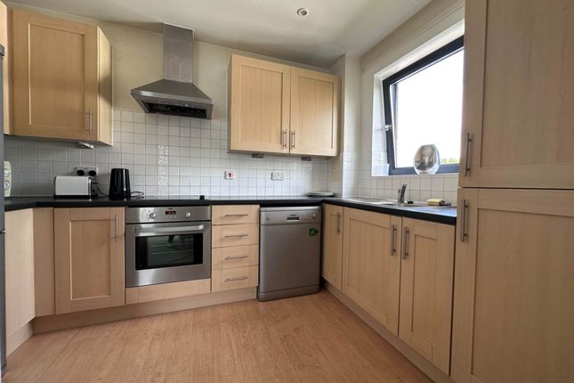 Lawrence Court, Room      Palmerston Road, London photo 5