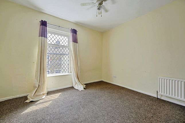 9, Bridgefield Street, Burnley photo 4