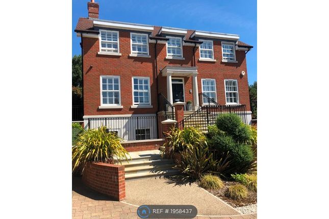 Thumbnail Detached house to rent in Alexandra Gate, Reigate