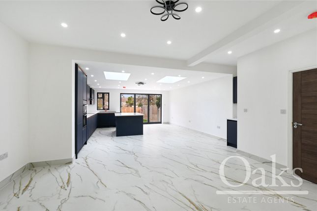 12, Ashburton Avenue, Surrey photo 3