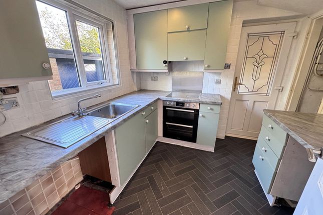 5 Knowle Avenue, High Peak photo 2