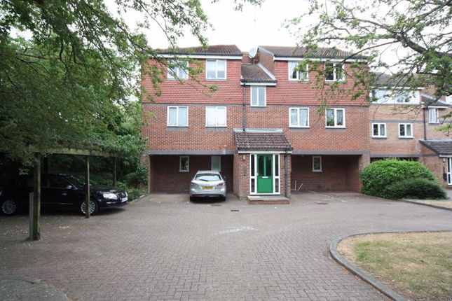 Thumbnail Flat for sale in Adrienne Avenue, Southall