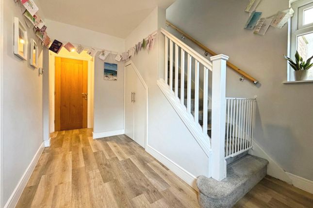 32, Stoneleigh Crescent, Bristol photo 4