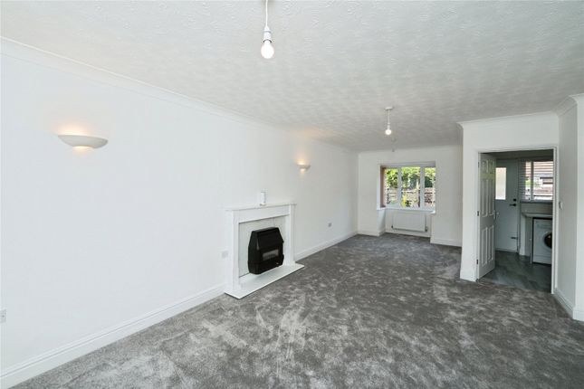 15, Courville Close (Alveston Grange), Alveston photo 2