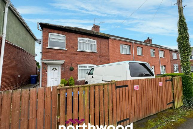 Semi-detached house to rent in Ash Tree Road, Thorne, Doncaster