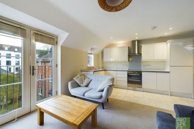 Flat for sale in Townside Court, 6 Crown Place, Reading, Berkshire