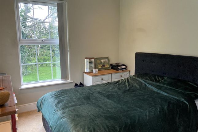 Flat to rent in Upper East, Langstone Hall, Newport