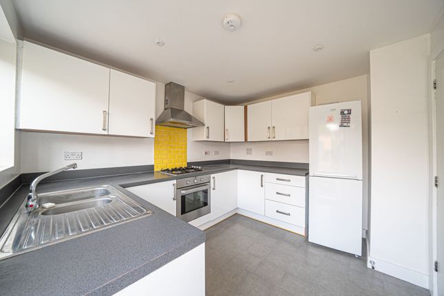 15 Romney Road, Andover photo 3
