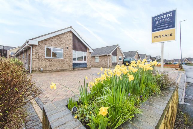 Thumbnail Bungalow for sale in Thames Avenue, Swindon, Wiltshire