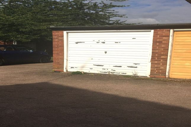 Parking/garage to rent in Garage Finches End, Shard End, Birmingham