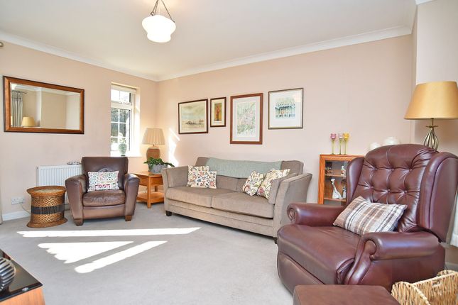 2 Rossett Holt Drive, Harrogate photo 4