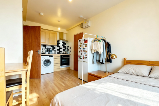 Flat 5, 39, Tabley Road, London photo 2