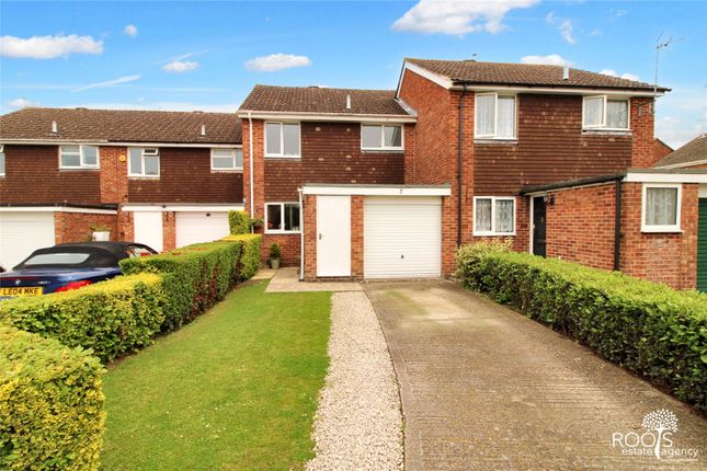 Thumbnail Terraced house for sale in Robertsfield, Thatcham, West Berkshire