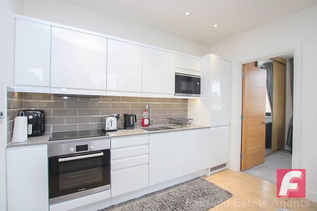 Flat to rent in Aldenham Road, Bushey